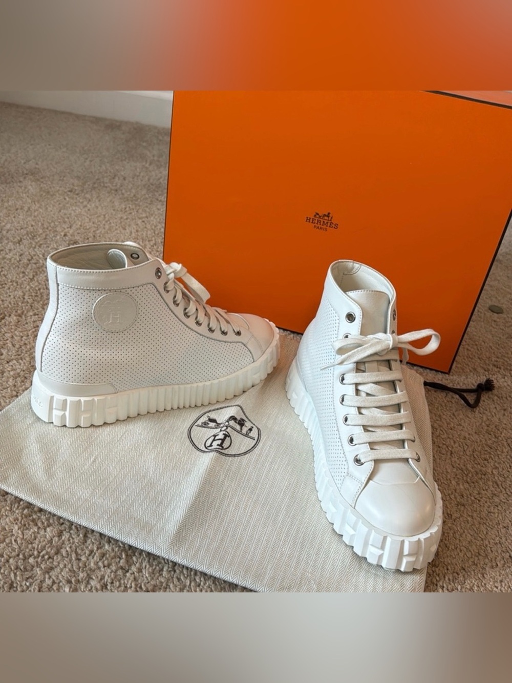 HERMÈS - Picture 6 of 16